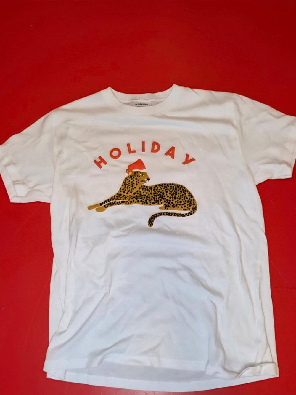 SEMI NICE White Holiday Leopard Santa Hat Graphic T-Shirt Short Sleeve Size S